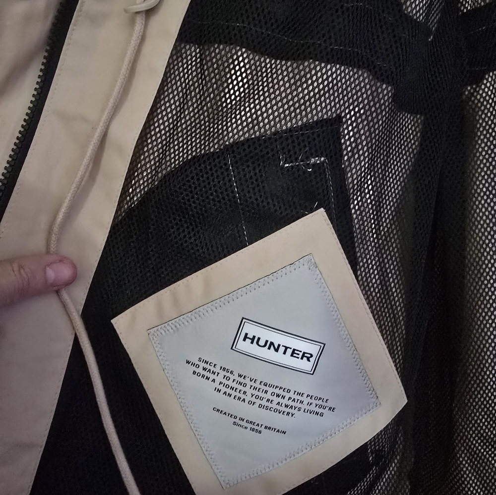 Womens HUNTER Rain Jacket Beige NWT - Picture 10 of 10